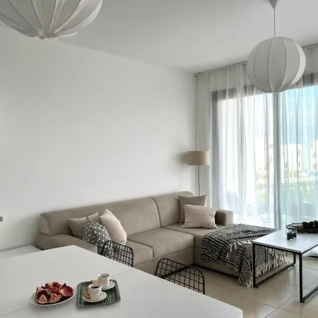 Lovely And Stylish Apartment With Calming Garden View * Kerínia