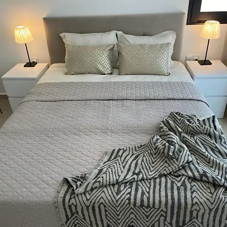 Lovely And Stylish Apartment With Calming Garden View * Kerínia