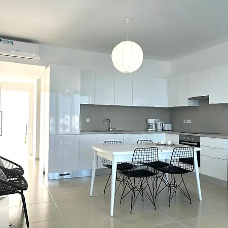 شقة Lovely And Stylish Apartment With Calming Garden View