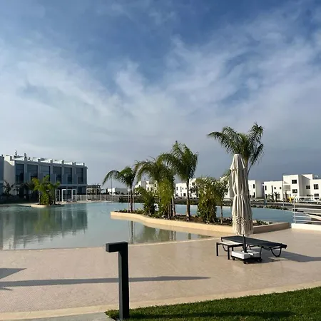 شقة Lovely And Stylish Apartment With Calming Garden View كيرينيا