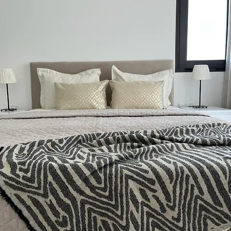 Apartman Lovely And Stylish Apartment With Calming Garden View