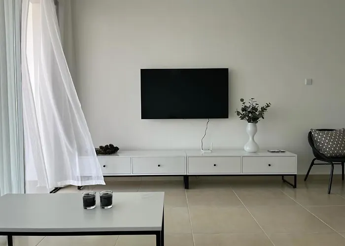 Cove Garden Cyprus Mup キレニア